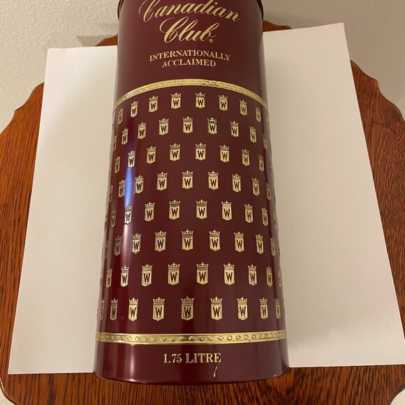 Canadian Club Vintage Imported Whiskey Large Collector’s Tin 1.75 Litre - Picture 14 of 14
